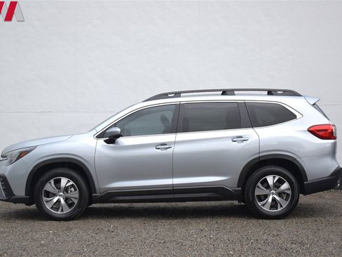 Used 2025 Subaru Ascent Premium image 9
