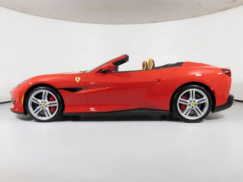 Used 2020 Ferrari Portofino image 3