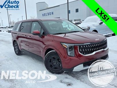 Used 2025 Kia Carnival