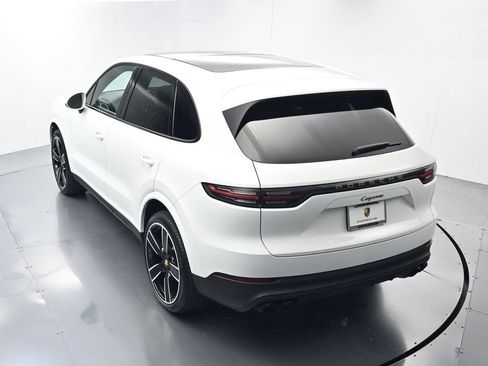 Certified 2023 Porsche Cayenne Platinum Edition AWD/4WD image 37