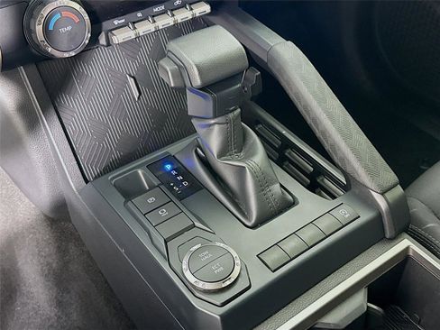 Used 2025 Toyota Tacoma SR5 image 15