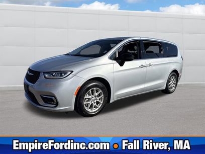 Used 2024 Chrysler Pacifica Touring-L