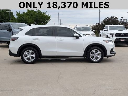 Used 2025 Honda HR-V LX image 4