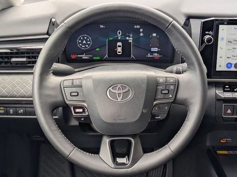 Used 2025 Toyota Camry XLE FWD image 20