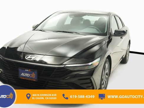 Used 2024 Hyundai Elantra SEL FWD image 1
