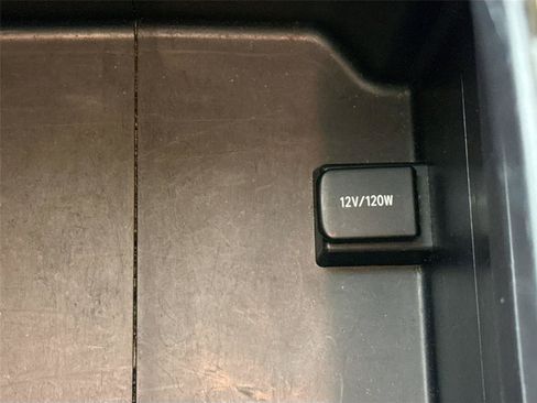 Used 2016 Toyota Highlander Limited FWD image 35