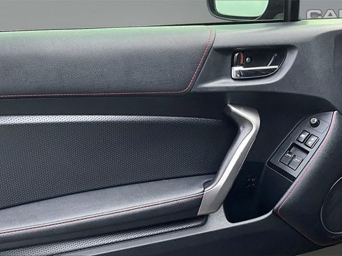 Used 2015 Scion FR-S image 19