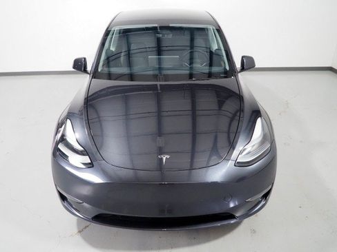 Used 2025 Tesla Model Y Long Range RWD image 11