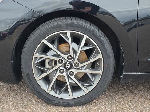 Used 2020 Hyundai Elantra Limited w/ Cargo Package (C1) image 10