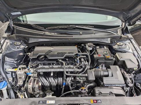 Used 2025 Hyundai Elantra Sport image 20