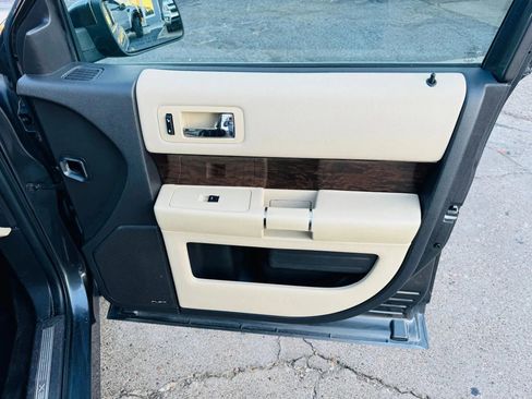 Used 2018 Ford Flex Limited image 19