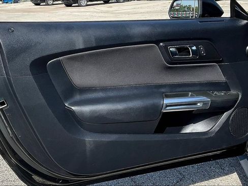 Used 2016 Ford Mustang Coupe RWD image 19