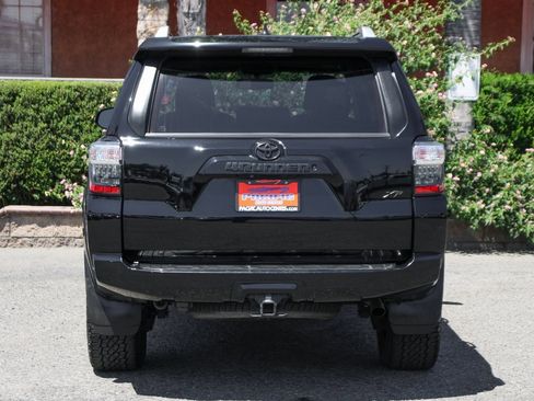 Used 2018 Toyota 4Runner SR5 Premium image 7