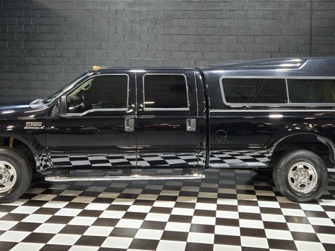 Used 2001 Ford F250 Lariat AWD/4WD image 2