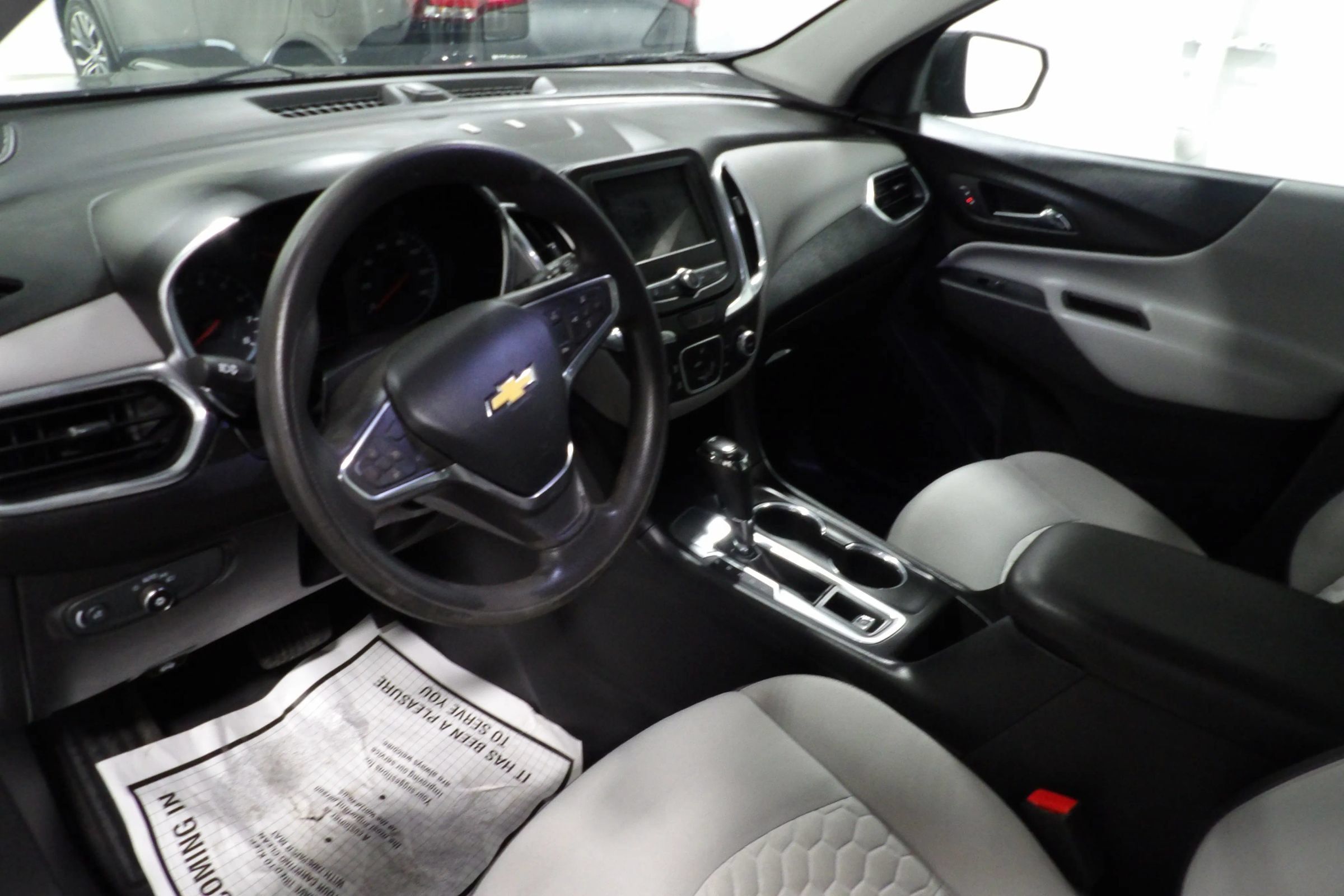 Used 2019 Chevrolet Equinox LS w/ LS Convenience Package FWD image 8