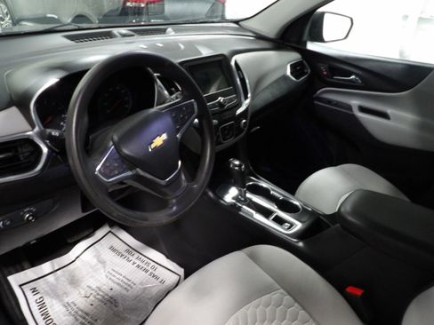 Used 2019 Chevrolet Equinox LS w/ LS Convenience Package FWD image 8