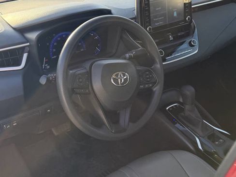 Used 2022 Toyota Corolla LE image 12