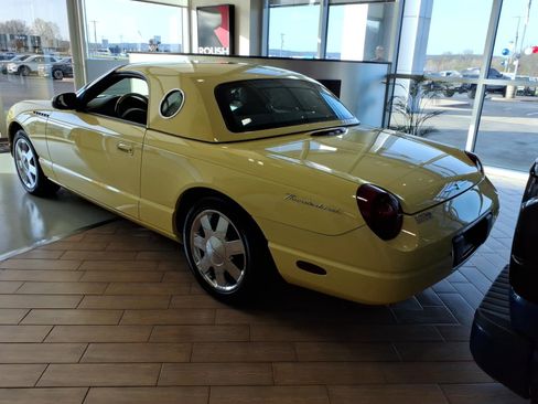 Used 2002 Ford Thunderbird Deluxe image 4