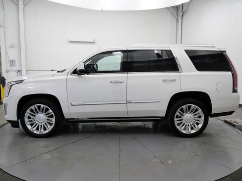 Used 2020 Cadillac Escalade Platinum AWD/4WD image 4