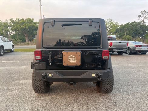 Used 2018 Jeep Wrangler Unlimited Sport w/ Connectivity Group AWD/4WD image 7