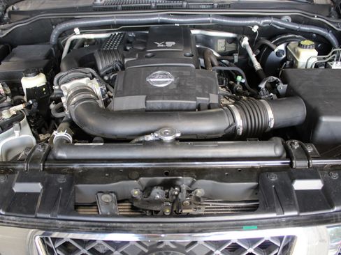 Used 2015 Nissan Frontier SV RWD image 28