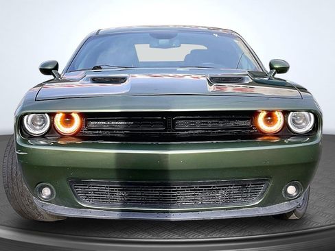 Used 2018 Dodge Challenger SXT Plus RWD image 3