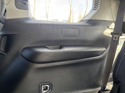 Used 2023 Jeep Grand Cherokee L Laredo image 21