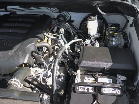 Used 2018 Toyota Tundra SR5 w/ TRD Sport Package AWD/4WD image 14