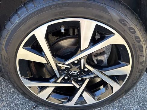 Certified 2022 Hyundai Kona Limited w/ Cargo Package image 10