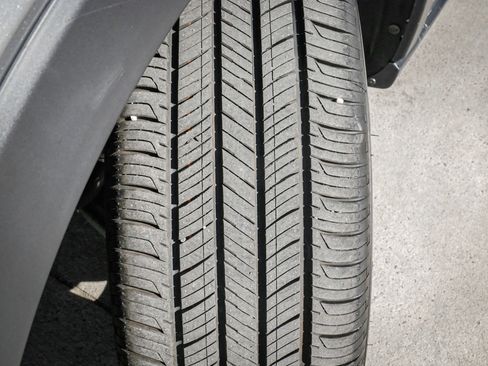 Certified 2025 Honda HR-V LX image 12