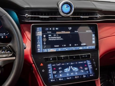 Used 2023 Maserati Grecale Modena image 14