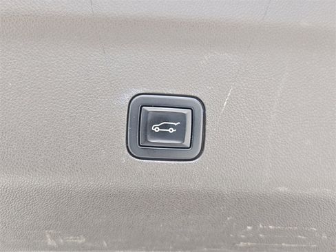 Used 2021 Chevrolet Tahoe LT image 17