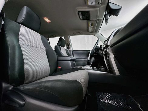 Used 2022 Toyota 4Runner SR5 AWD/4WD image 26