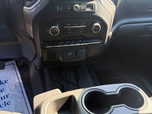 Used 2020 Chevrolet Silverado 1500 Custom Trail Boss w/ Custom Convenience Package AWD/4WD image 8