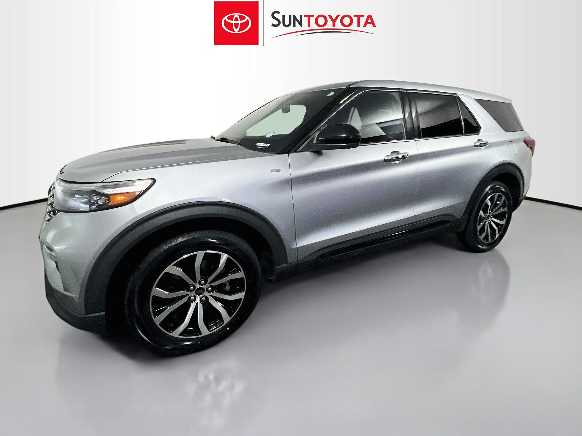 Used 2022 Ford Explorer ST-Line w/ Class IV Trailer Tow Package AWD/4WD image 9
