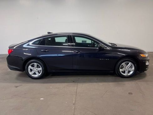 Used 2023 Chevrolet Malibu LT image 2