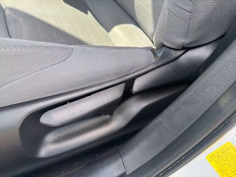 Used 2020 Toyota Corolla SE FWD image 15