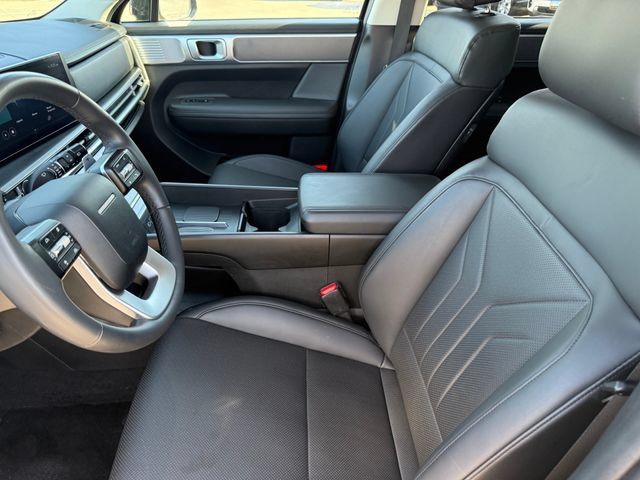 Used 2025 Hyundai Santa Fe SEL AWD/4WD image 11