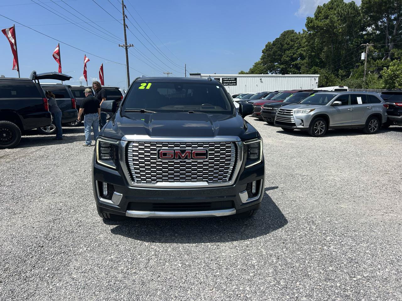 Used 2021 GMC Yukon Denali w/ Denali Premium Package RWD image 17