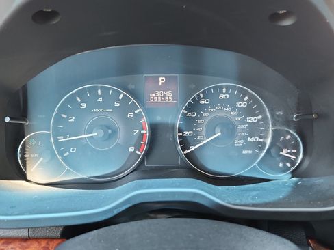 Used 2011 Subaru Legacy 2.5i Limited AWD/4WD image 10