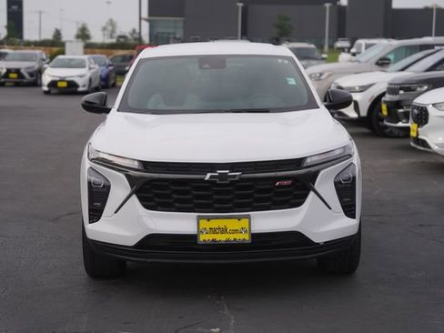 Used 2024 Chevrolet Trax RS w/ Driver Confidence Package FWD image 3