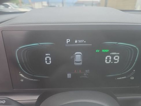 Used 2025 Kia Niro LX FWD image 7