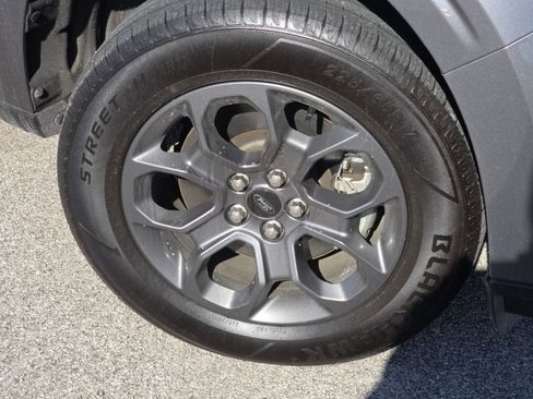 Used 2022 Ford Maverick XLT image 11