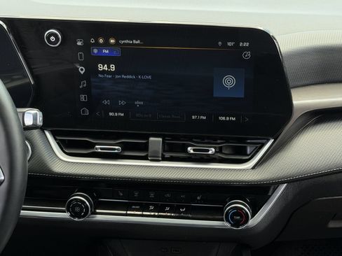 Used 2025 Chevrolet Equinox LT w/ Safety and Technology Package FWD image 17