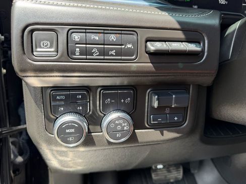 Used 2023 GMC Yukon XL Denali Ultimate AWD/4WD image 23