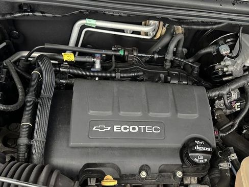 Used 2019 Chevrolet Trax LT w/ LT Convenience Package image 30