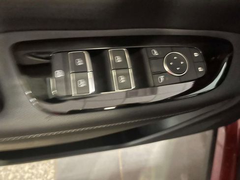 Certified 2025 Nissan Murano SV image 17