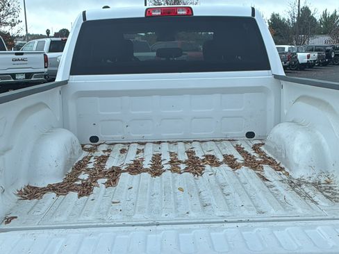 Used 2018 RAM 1500 Express image 18