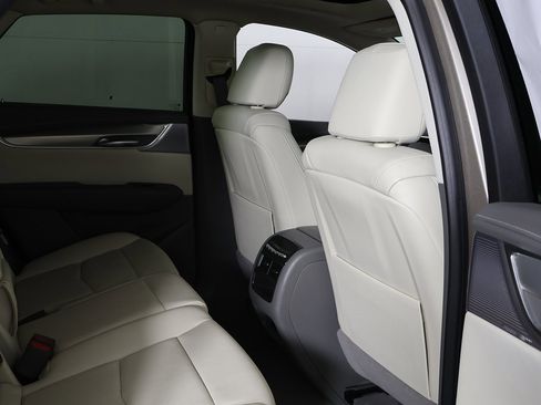 Used 2023 Cadillac XT5 Premium Luxury image 31