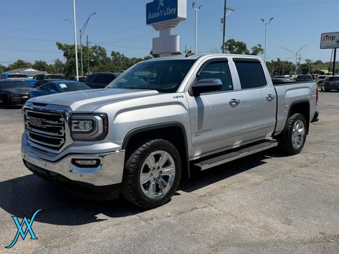 Used 2018 GMC Sierra 1500 SLT AWD/4WD image 4